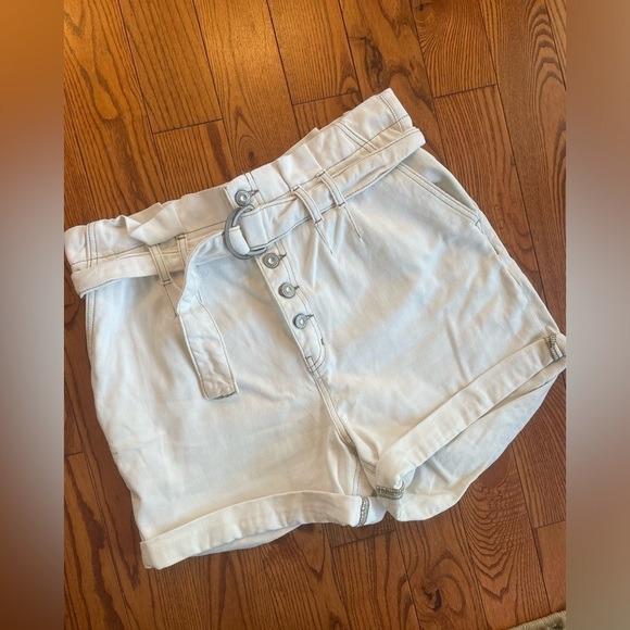 FREE PEOPLE CINDY UTILITY SHORTS PAPER BAG WAIST WHITE IVORY DENIM PLEATED SZ 8 - Picture 2 of 7